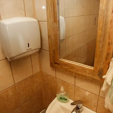 Askari Holiday House * טרטו